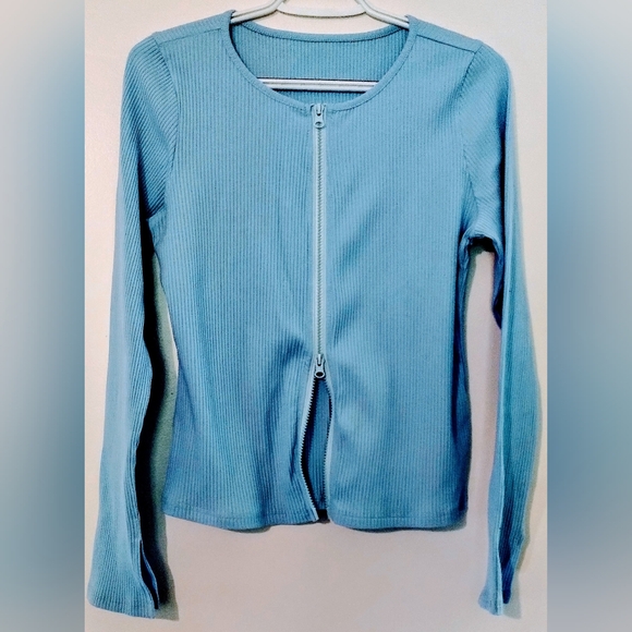 Sky Blue Ribbed Zip-Up Top - Picture 2 of 8
